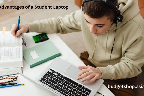 10 Advantages of a Student Laptop